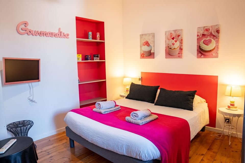 Bed, Photo of the whole room