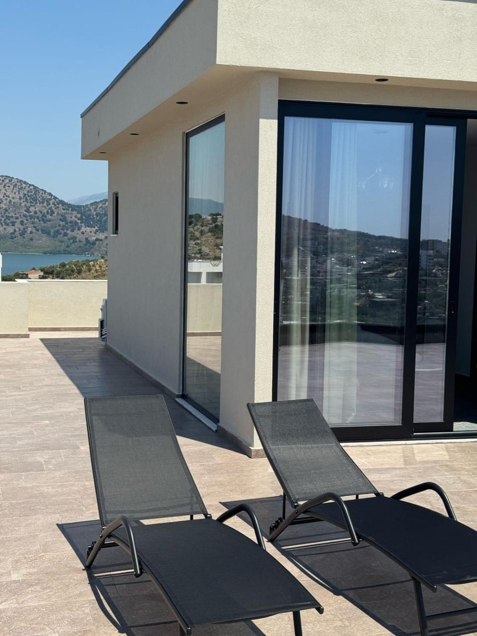 Day, Natural landscape, Balcony/Terrace, sunbed