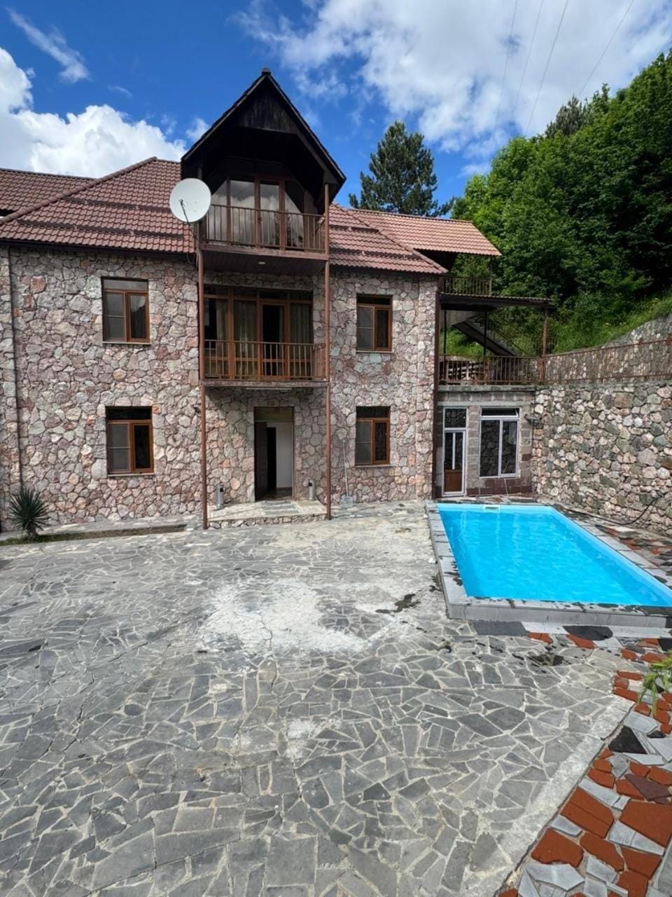 Property building, Swimming pool