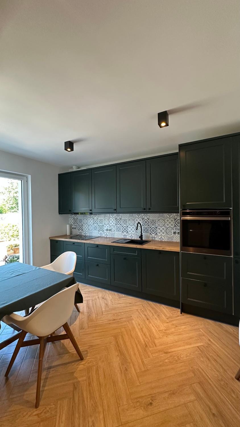 Dining area, dishwasher, microwave, oven, pet friendly, stove, kitchen