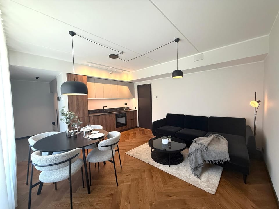 Kitchen or kitchenette, Living room, Seating area, Dining area