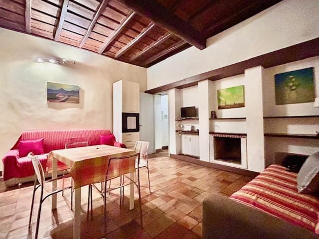 TV and multimedia, Living room, Seating area