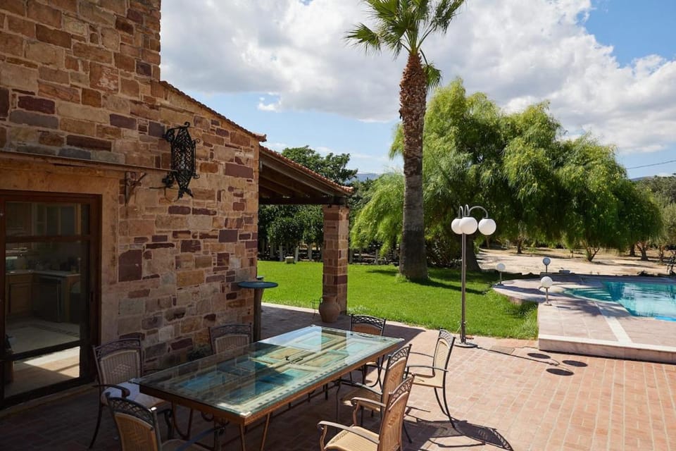 Kampos Mansion 1 Apartment in Decentralized Administration of the Aegean