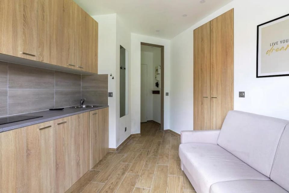 Kitchen or kitchenette, Living room, Seating area