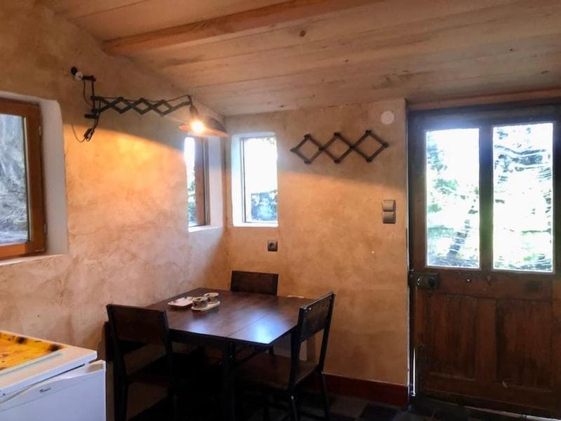 Semi-Troglodyte du Coustal Chalet in Occitanie