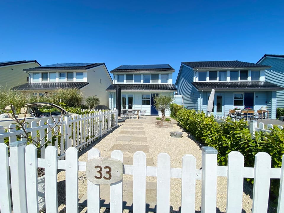 Property building, Day