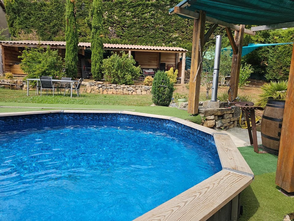 Property building, Swimming pool, Breakfast