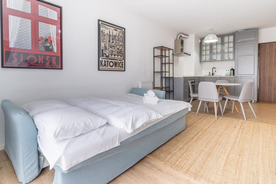 Bed, Kitchen or kitchenette, Living room, Photo of the whole room, Seating area, Dining area, Bedroom