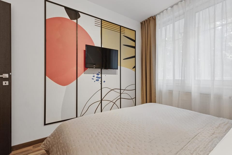 Bed, TV and multimedia, Photo of the whole room, Evening entertainment, Bedroom