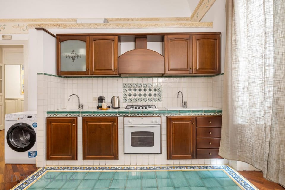 Kitchen or kitchenette, washing machine