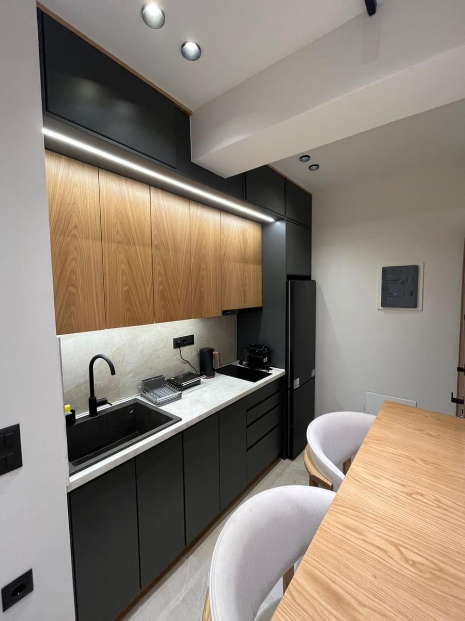 Kitchen or kitchenette, Dining area, stove