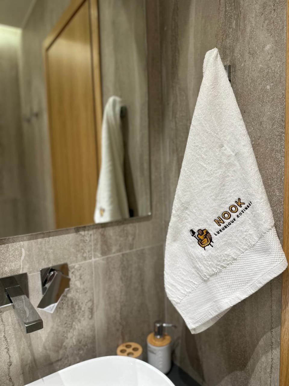 Bathroom, towels