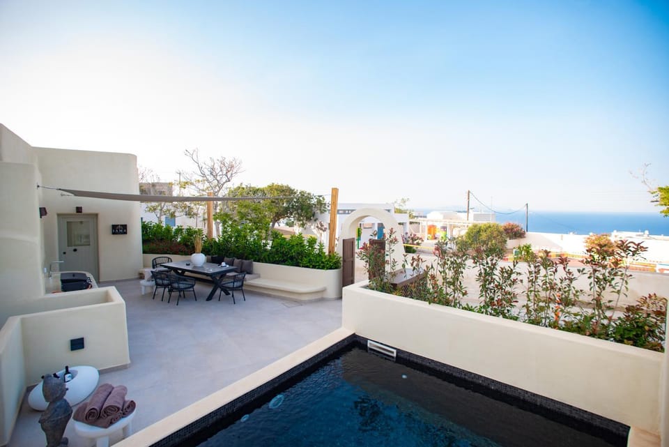 Natural landscape, View (from property/room), Balcony/Terrace, Pool view, Swimming pool