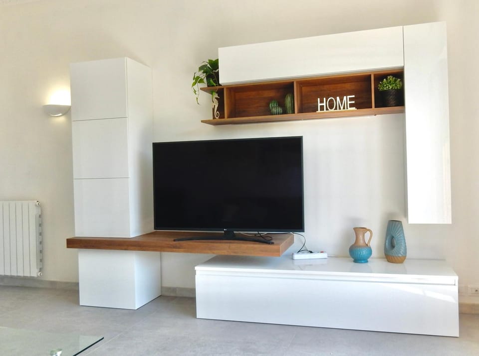 Communal lounge/ TV room, TV and multimedia