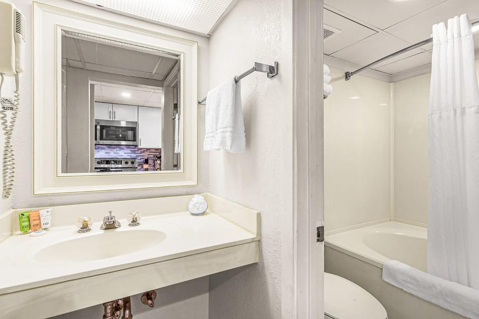 Shower, Bathroom, Bath, towels