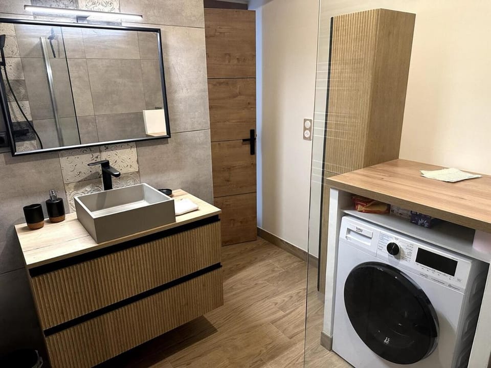 F1 Cozy, 150m de la mer Apartment in Cagnes-sur-Mer