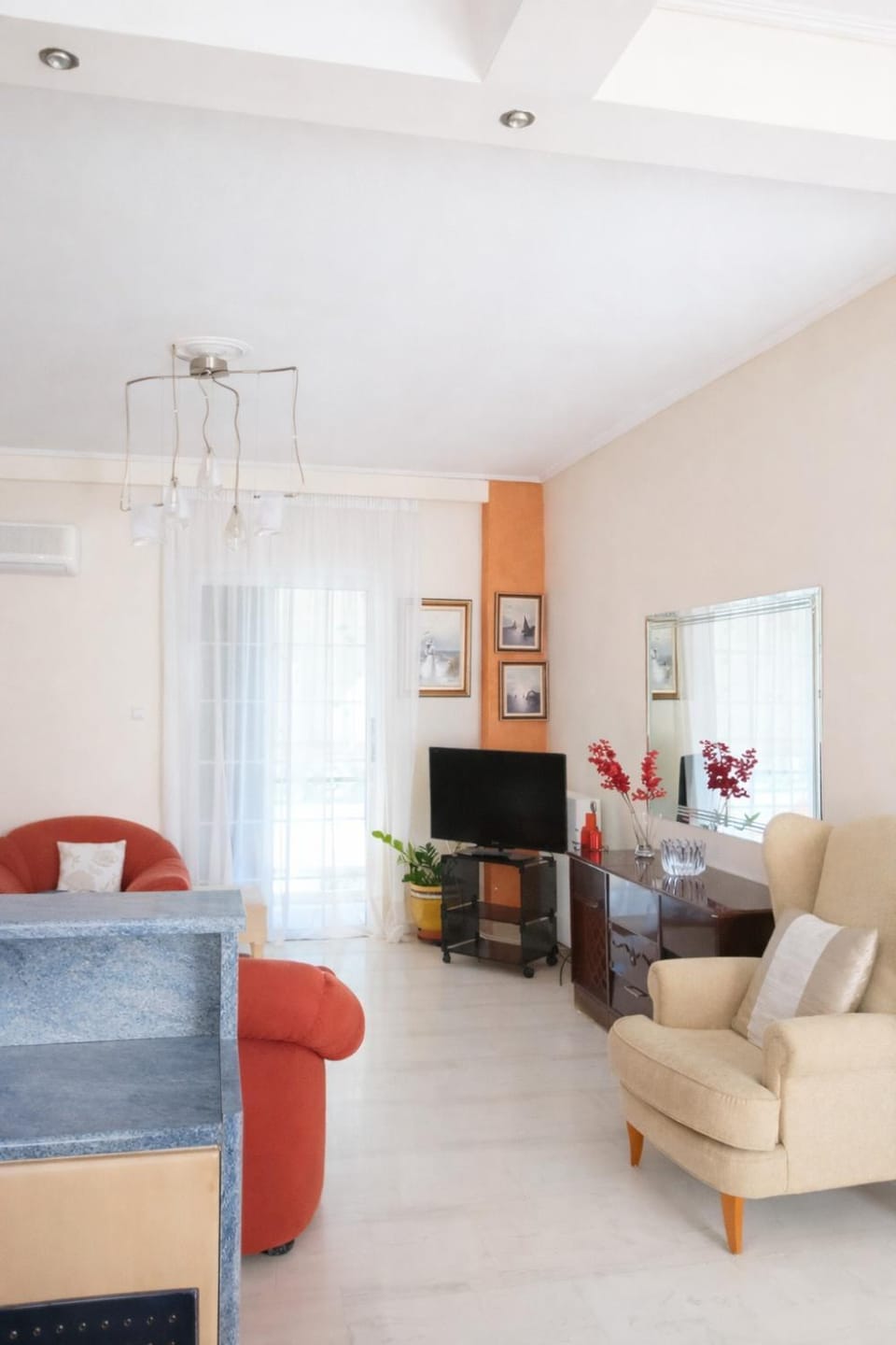 Living room, Photo of the whole room, Seating area