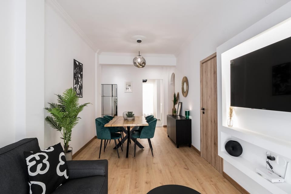 TV and multimedia, Living room, Seating area