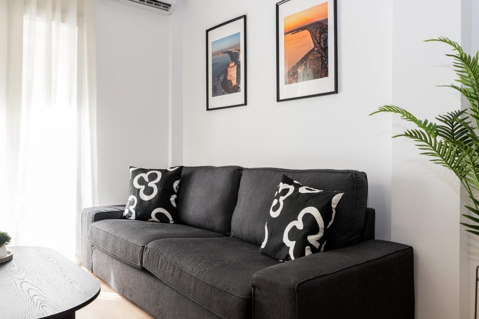 Living room, Seating area, air conditioner