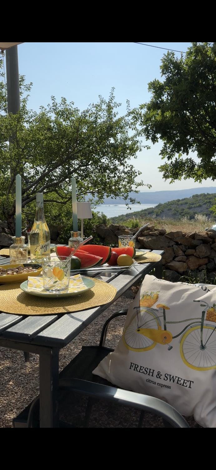 Day, Natural landscape, Food and drinks