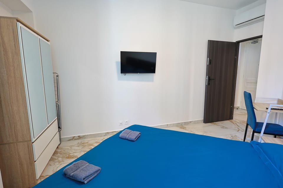 Bed, Bedroom, wardrobe