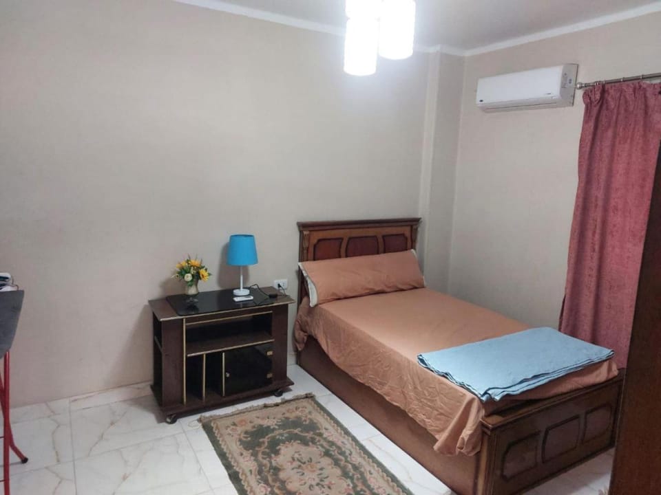 ايجار شقة فندقية مفروشة علي النيل امام مسجد صلاح الدين Apartment in Cairo