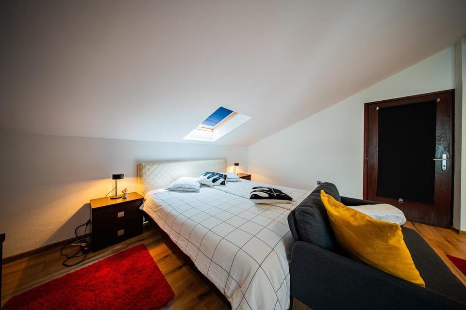 Bed, View (from property/room), Photo of the whole room, Seating area, Bedroom, heating, internet, towels