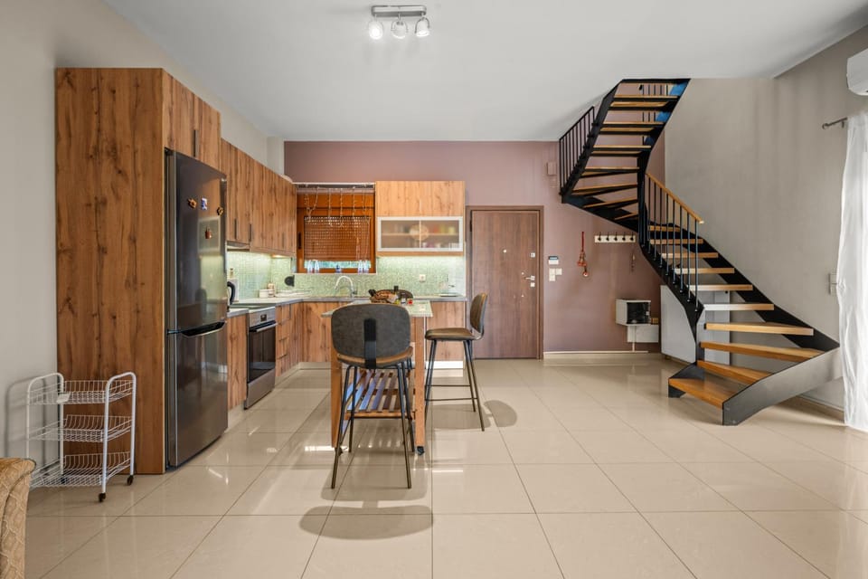 Kitchen or kitchenette, Dining area, oven