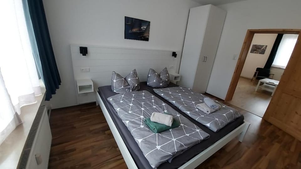 Photo of the whole room, Bedroom, towels