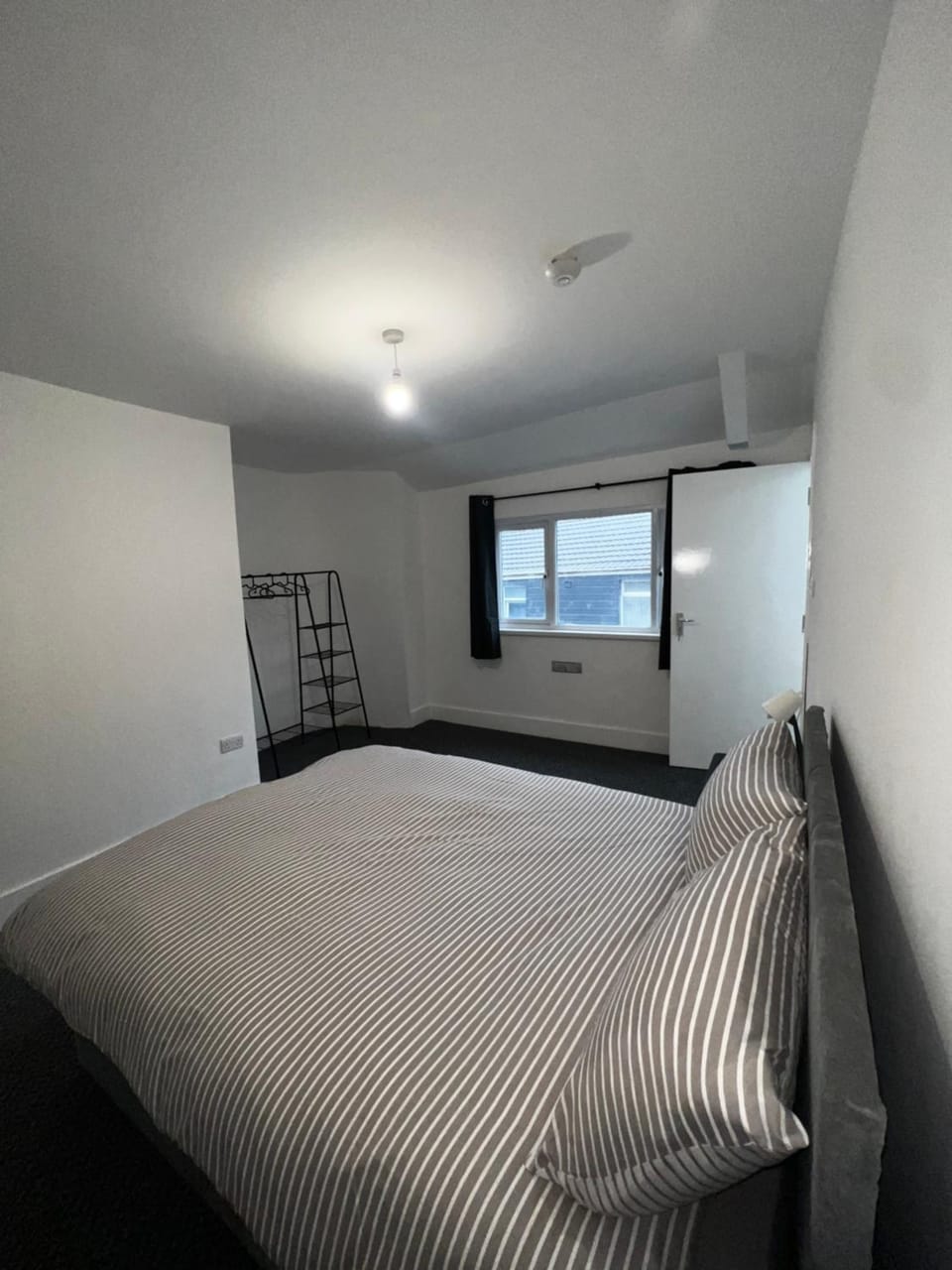 Brigantine House - Spacious 3-Bedroom Ensuites, Private Parking Included House in Newport