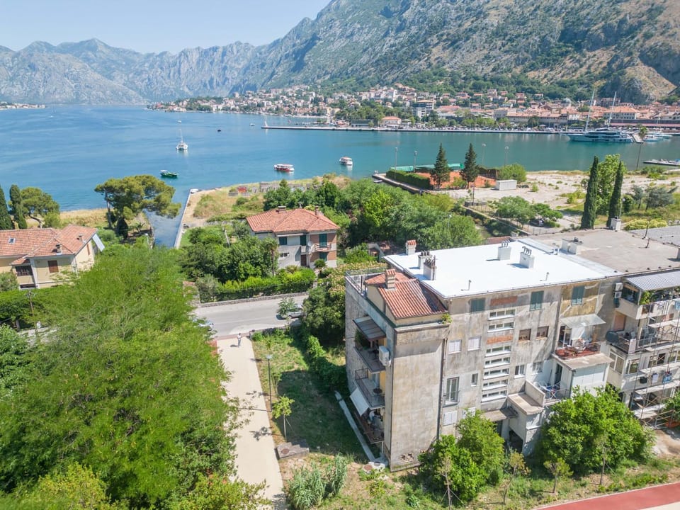 Property building, Neighbourhood, Bird's eye view