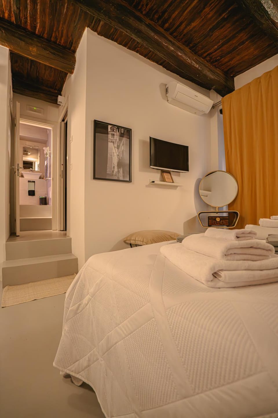 TV and multimedia, Bedroom, towels, air conditioner