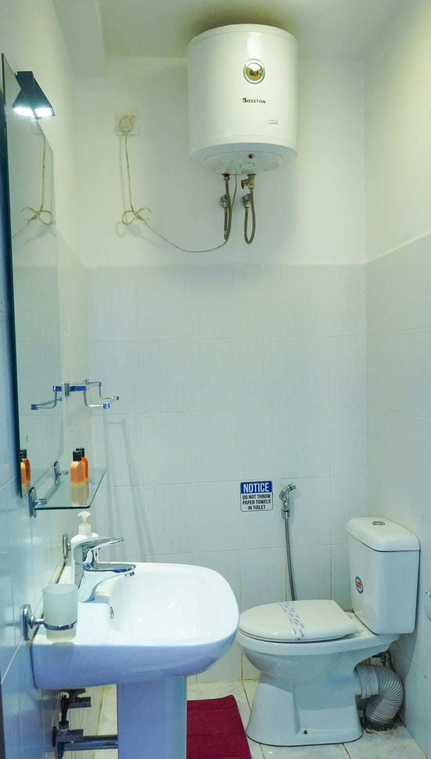 Toilet, Bathroom, bidet, towels