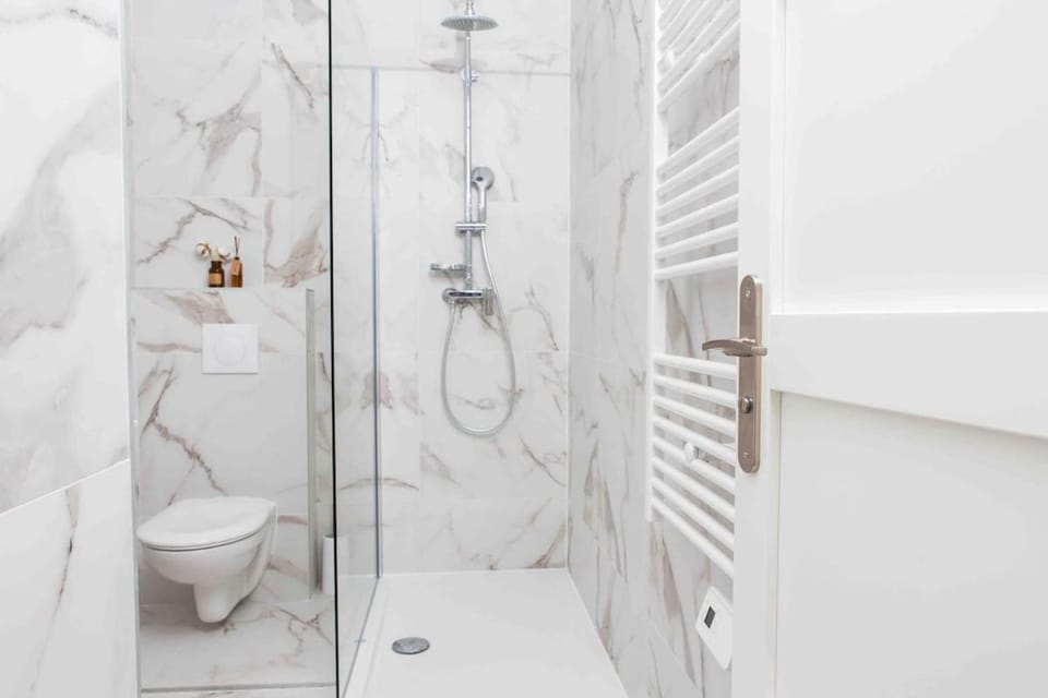 Shower, Toilet, Bathroom