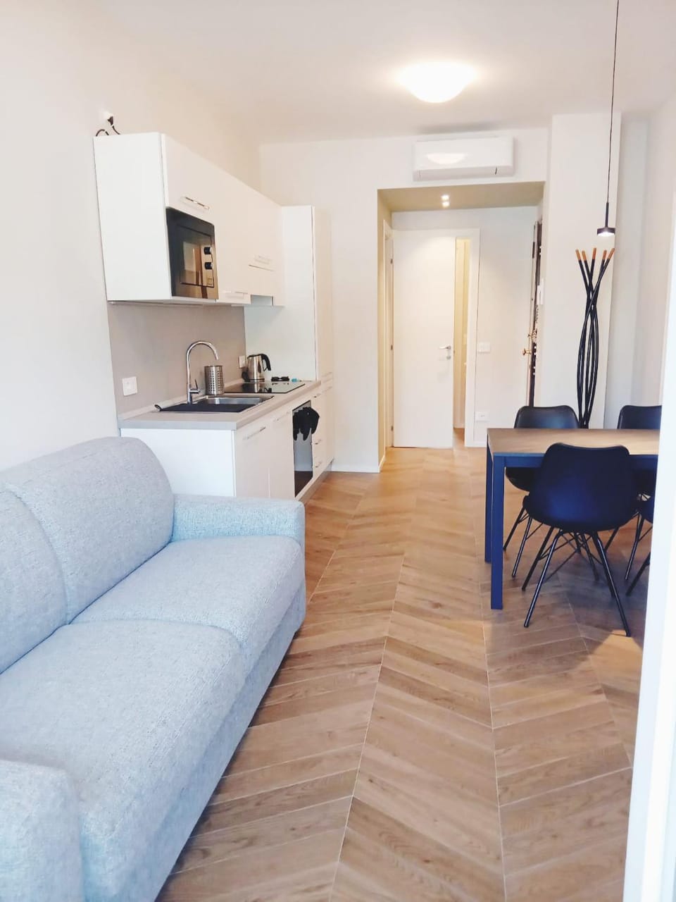 Manzoni house next Como Lake and Station Apartment in Como