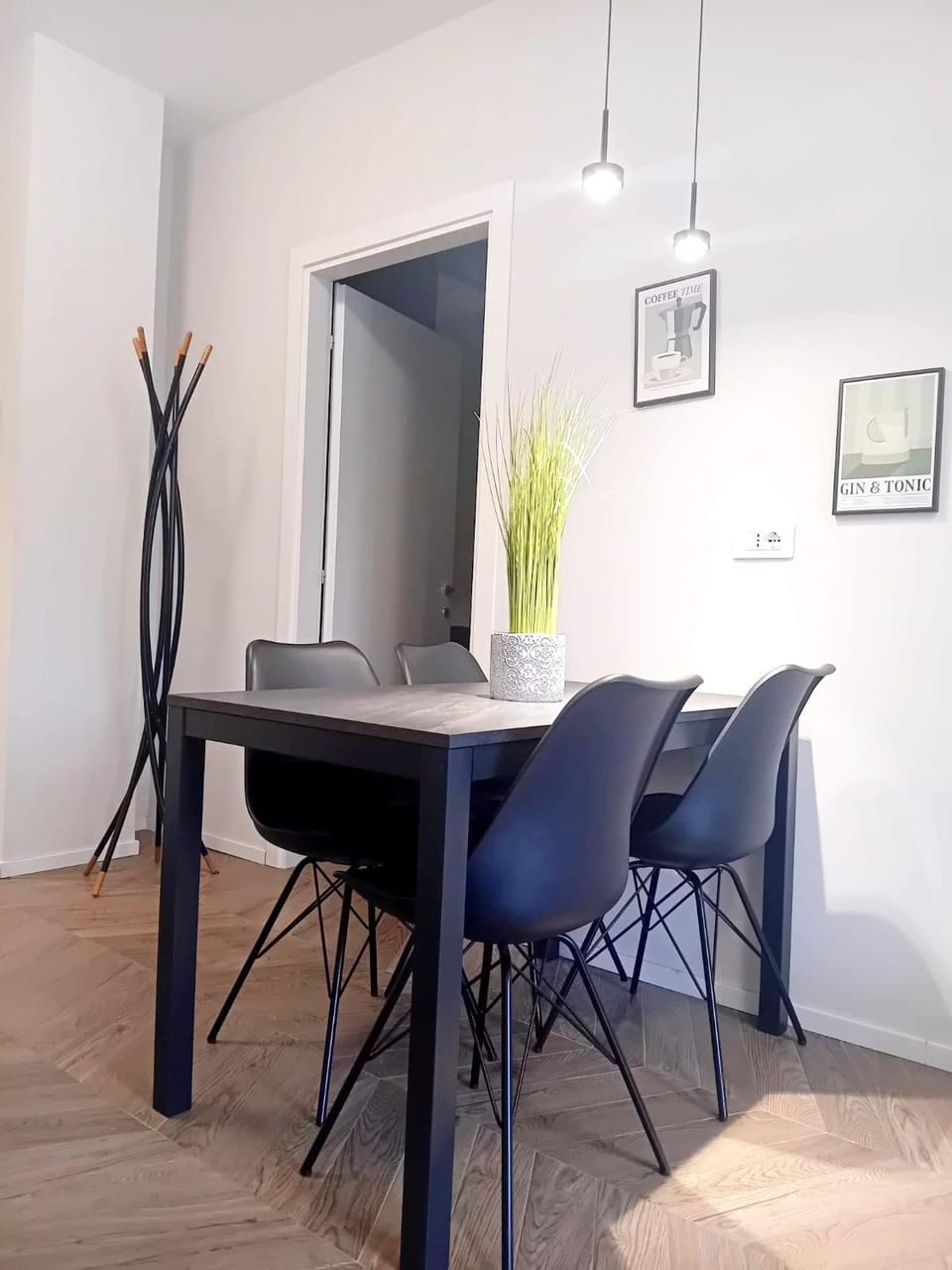 Manzoni house next Como Lake and Station Apartment in Como
