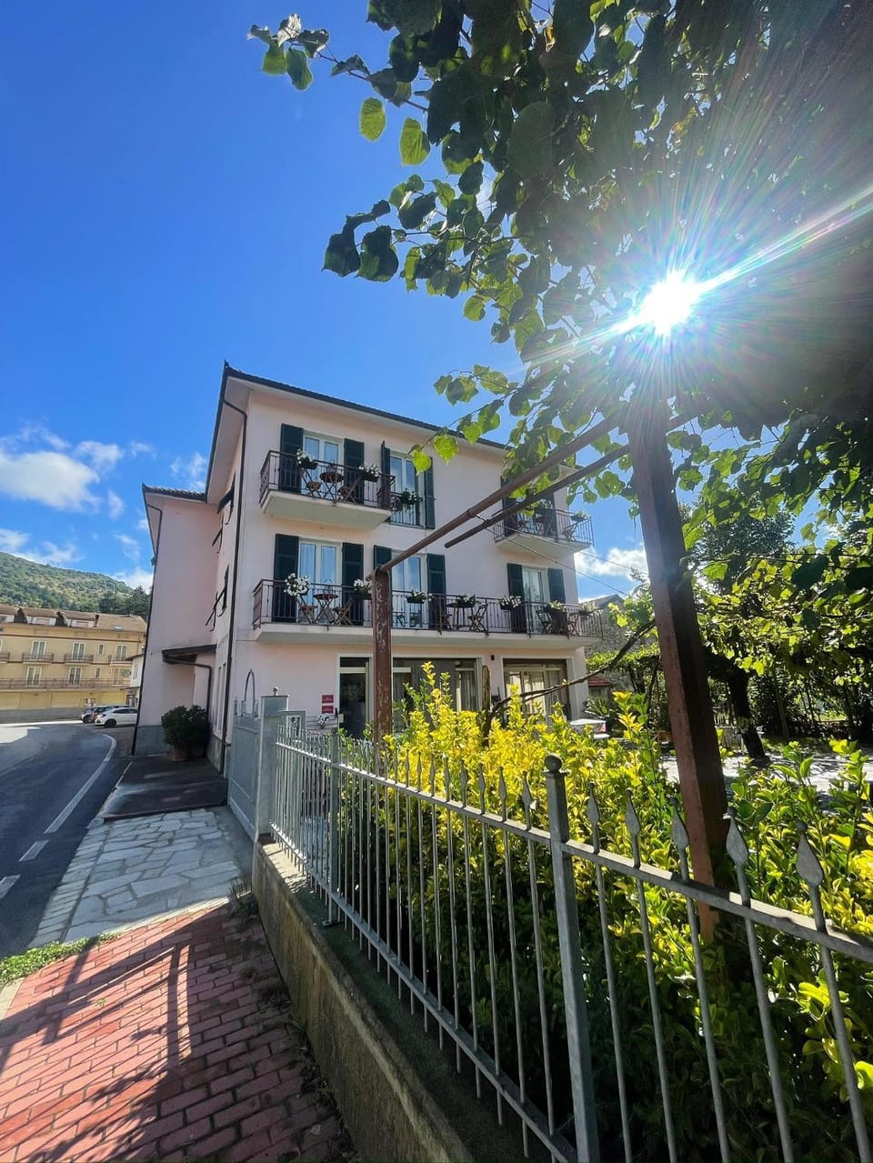 Property building, Day