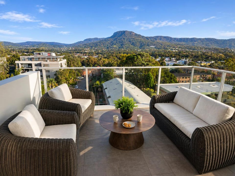 Balcony/Terrace, Mountain view