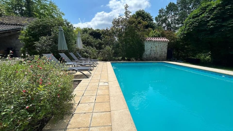 Swimming pool, Swimming pool