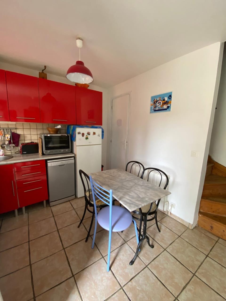 Kitchen or kitchenette, Dining area, toaster