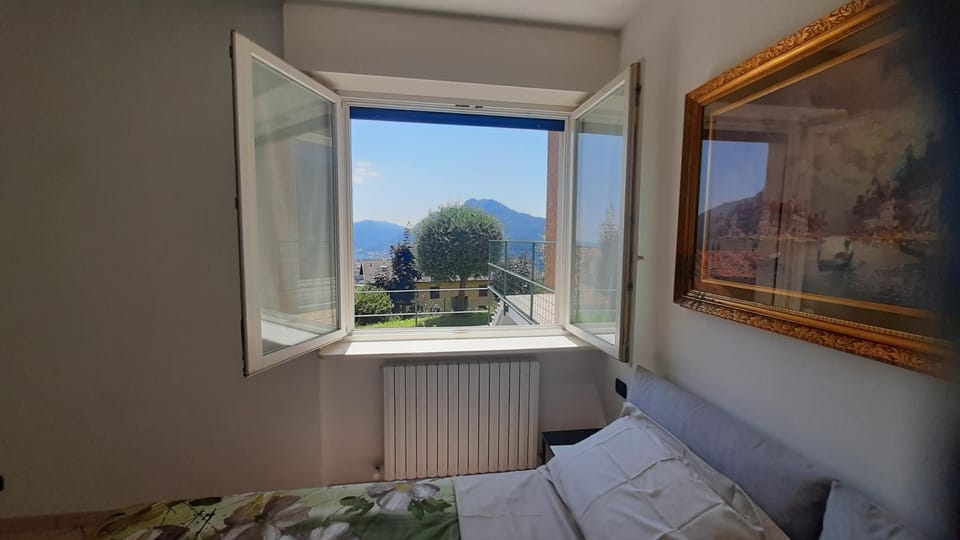 Bed, Natural landscape, Photo of the whole room, Bedroom, Mountain view