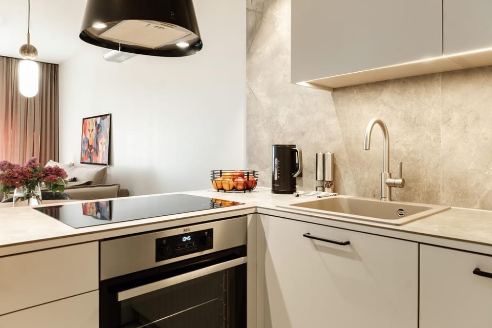 Kitchen or kitchenette, oven, stove