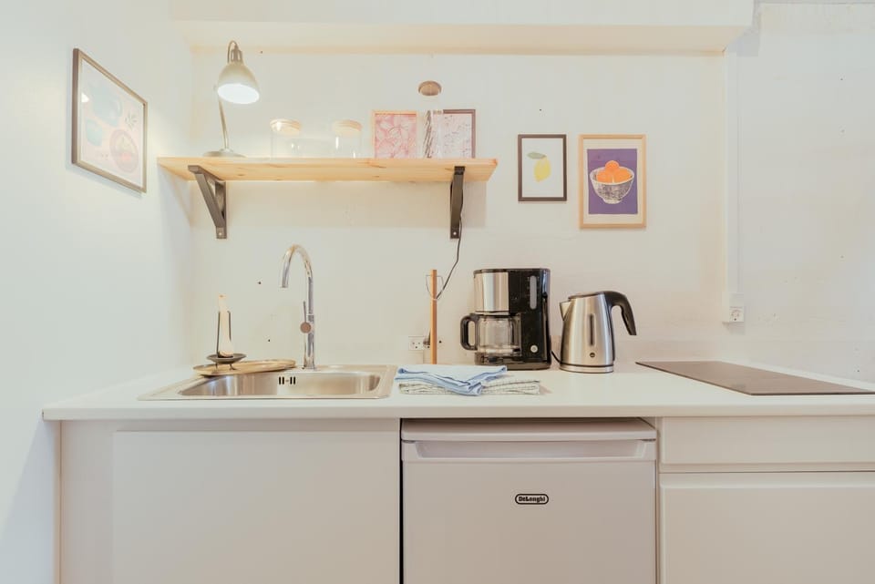 Coffee/tea facilities, Kitchen or kitchenette