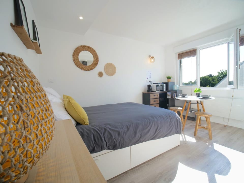 Living room, Seating area, Bedroom