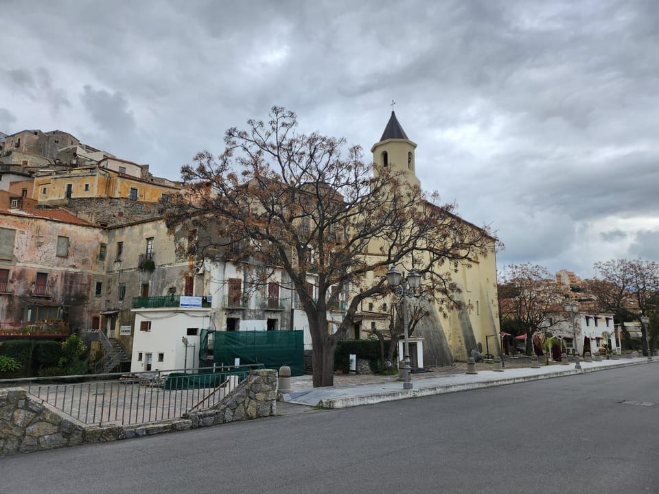 Neighbourhood, Landmark view