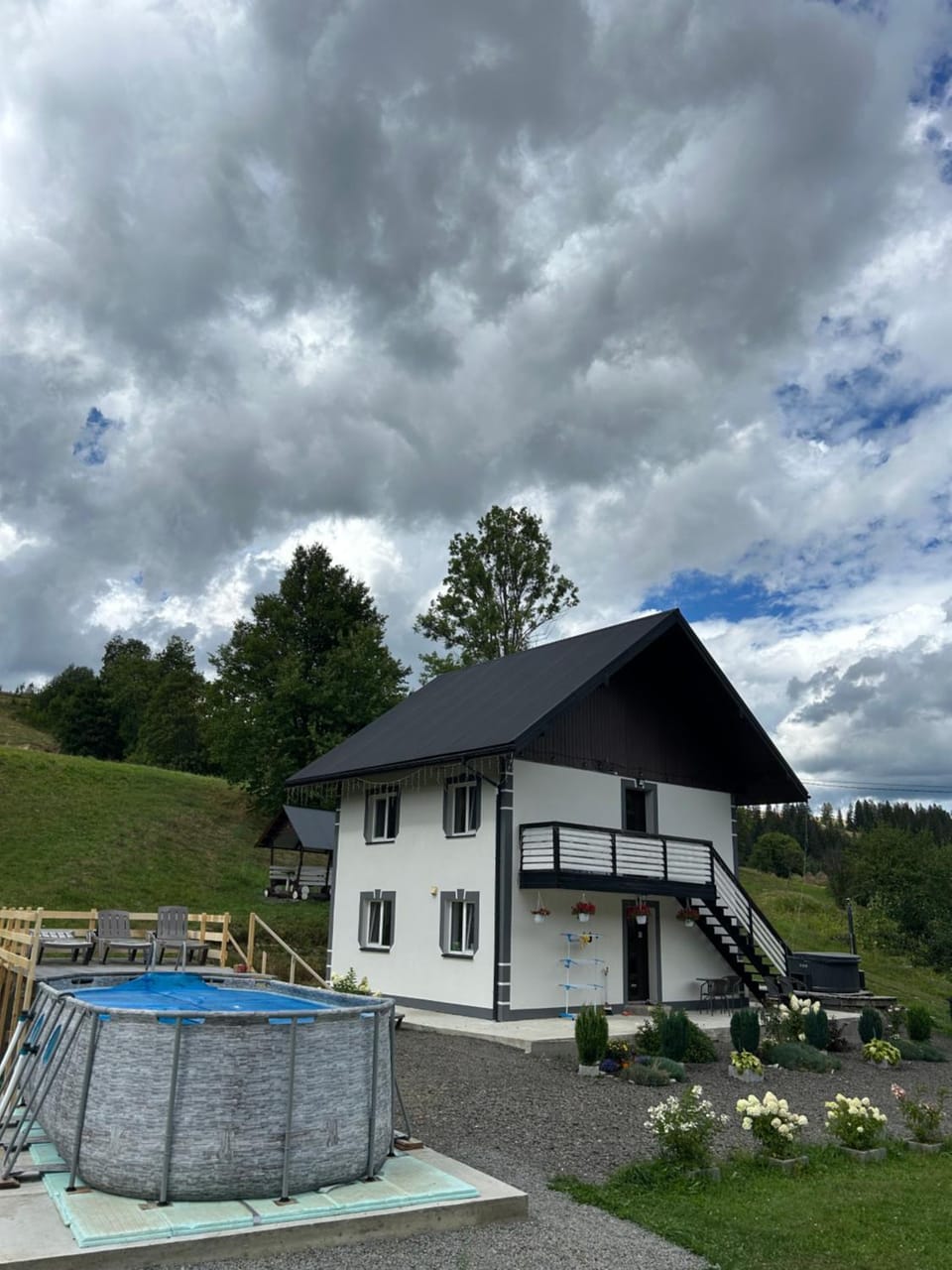 Мелодія Гір House in Ukraine