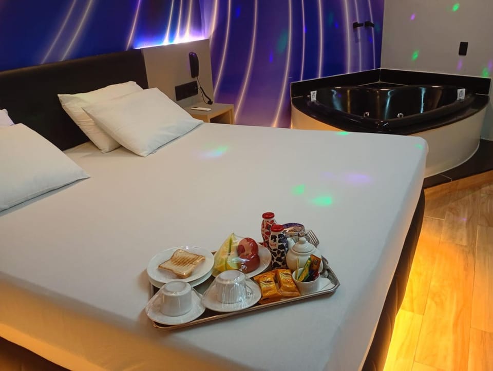 Photo of the whole room, Food, Breakfast