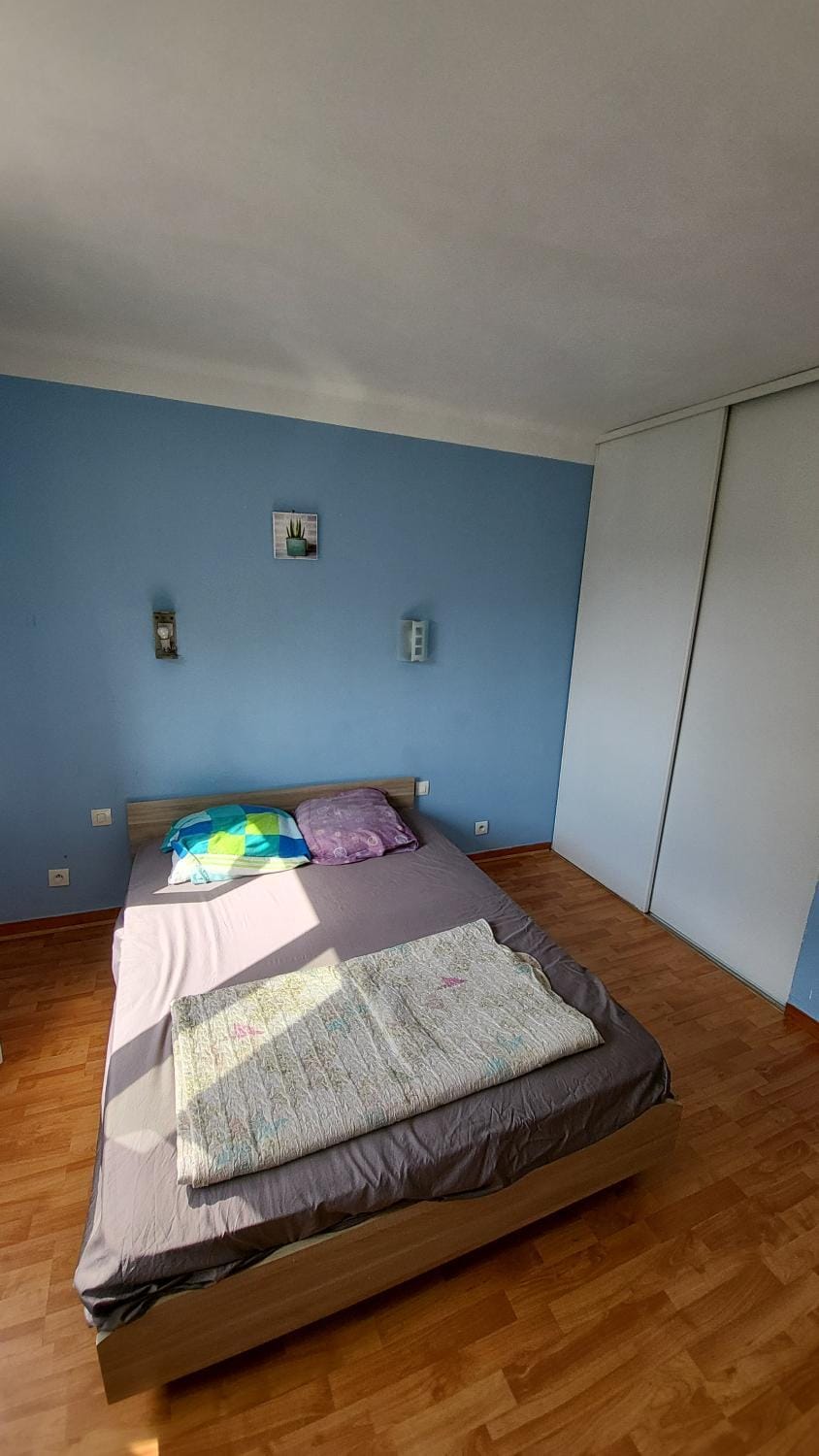 Bed, Bedroom