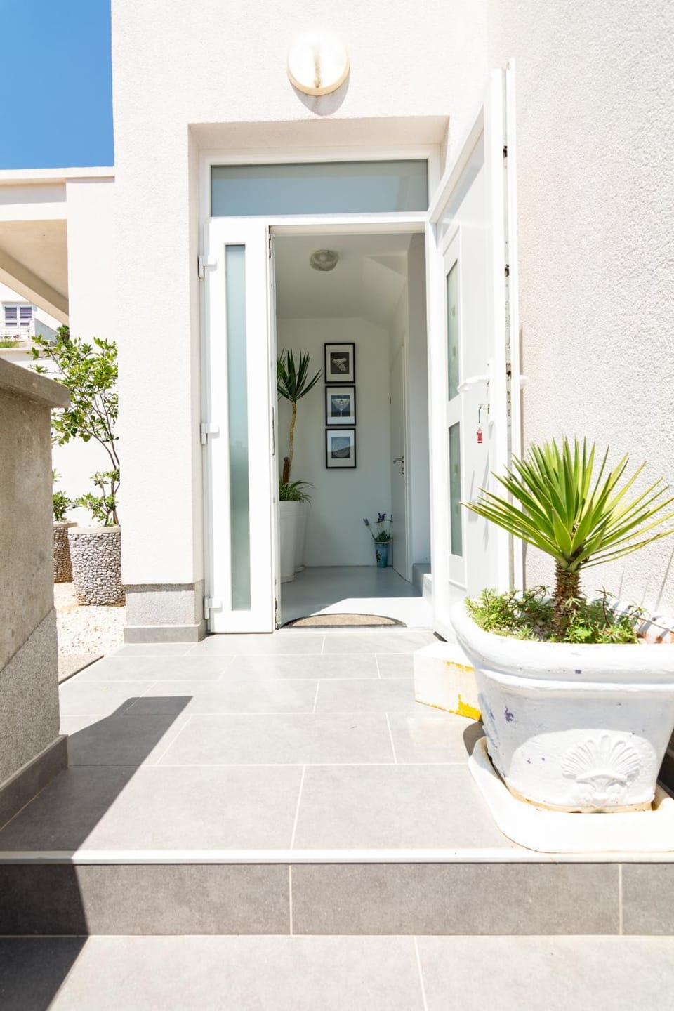 Facade/entrance