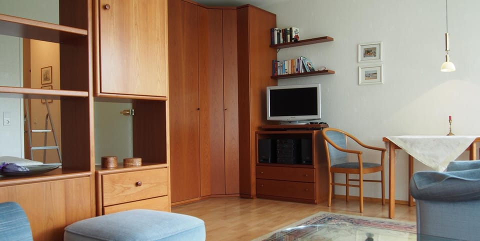 TV and multimedia, Living room, Dining area, wardrobe